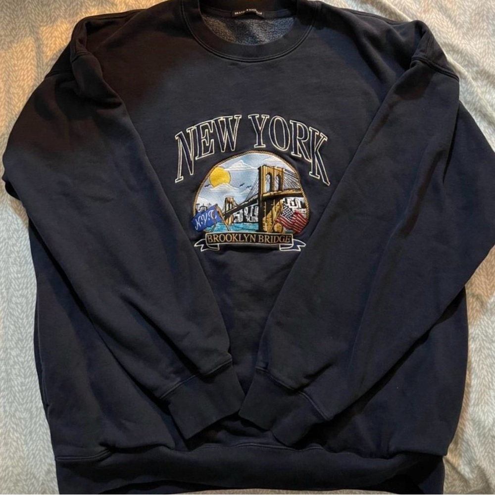 Brandy Melville New York Brooklyn Bridge Navy Crewneck Sweatshirt